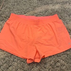 Hot coral/orange running short
